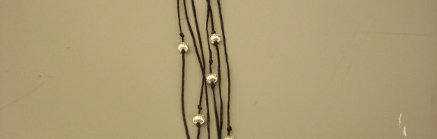How to Make the World's Easiest Necklace