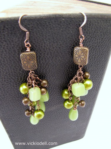 Book Review: A Bounty of Bead and Wire Earrings by Nathalie Mornu Book Review: A Bounty of Bead and Wire Earrings by Nathalie Mornu