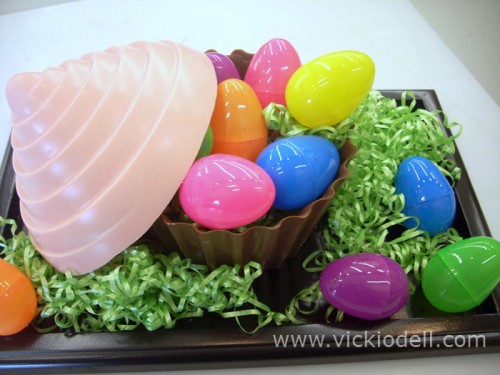How to Make a Cupcake Easter Basket from a Wilton Cupcake Shape Pan