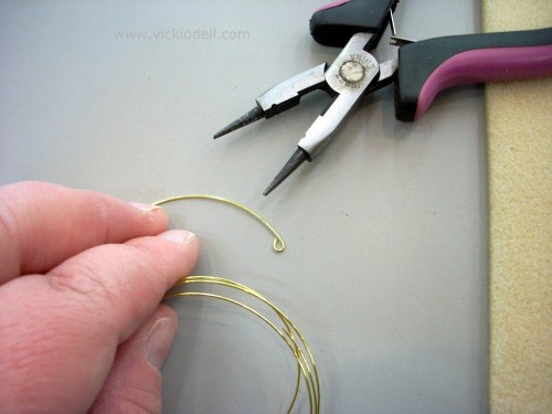 Beadalon memory wire, round nose pliers