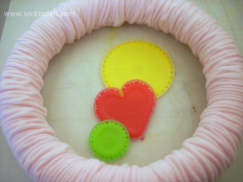 Fleece, Yo-Yo's and Buttons on a  Valentine's Day Wreath