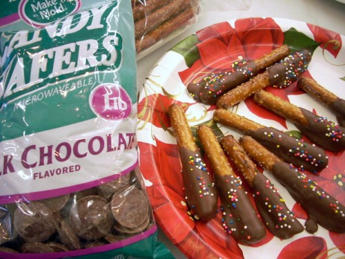 Gifts From the Kitchen: Chocolate Covered Pretzels