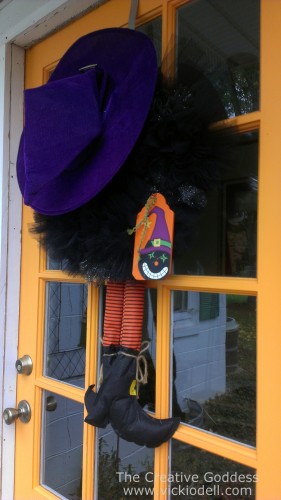Make a Halloween Witch Wreath with the Bowdabra