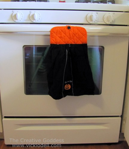 Halloween Crafts: Hanging Hand Towel for the Oven Door