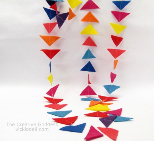 How to Make a Felt "Kite Tail" Garland for Spring Decorating