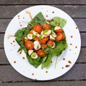 Caprese-Spinach-Salad